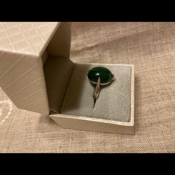 Burmese jadeite ring - Picture 3 of 4